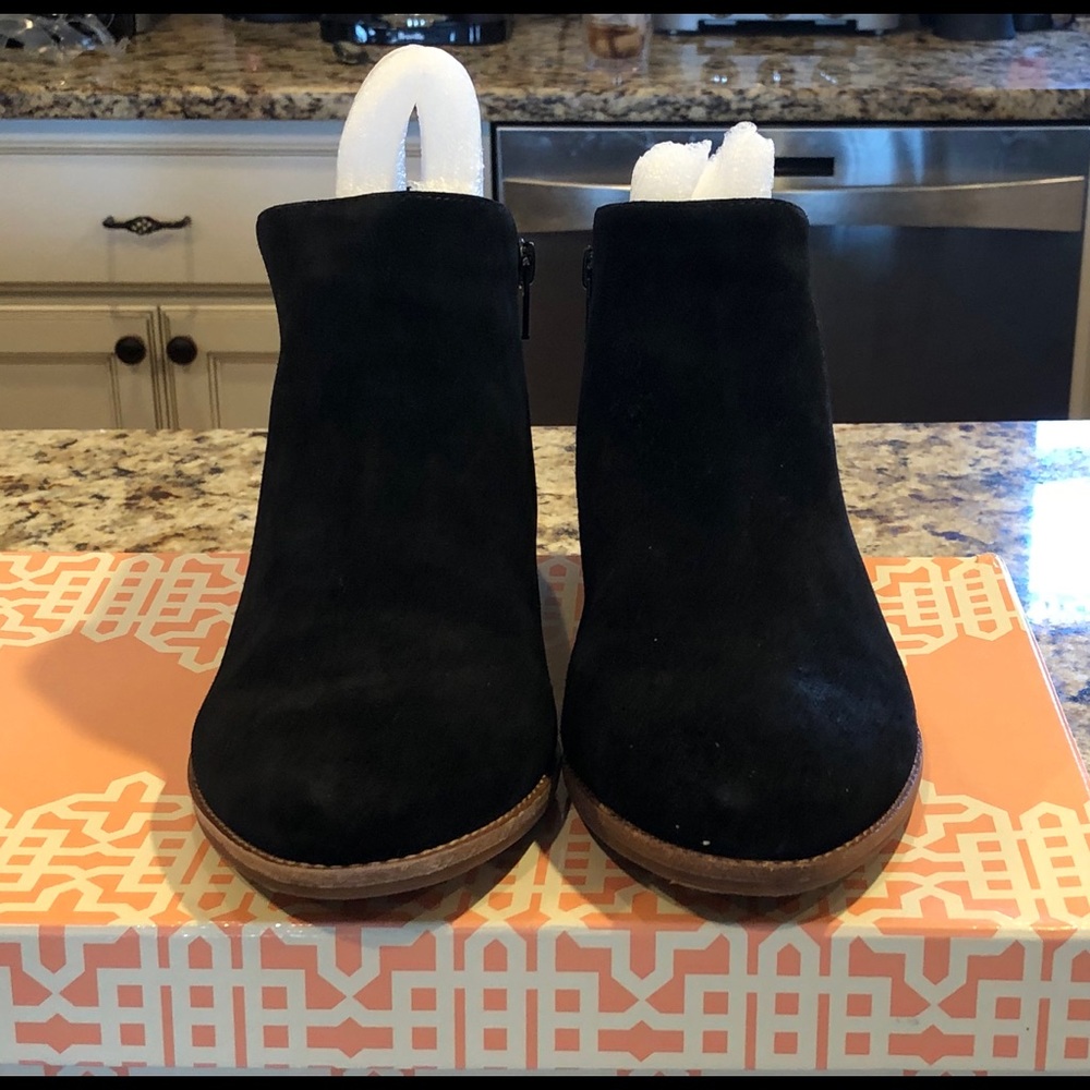 GIANNI BINI Black suede booties.